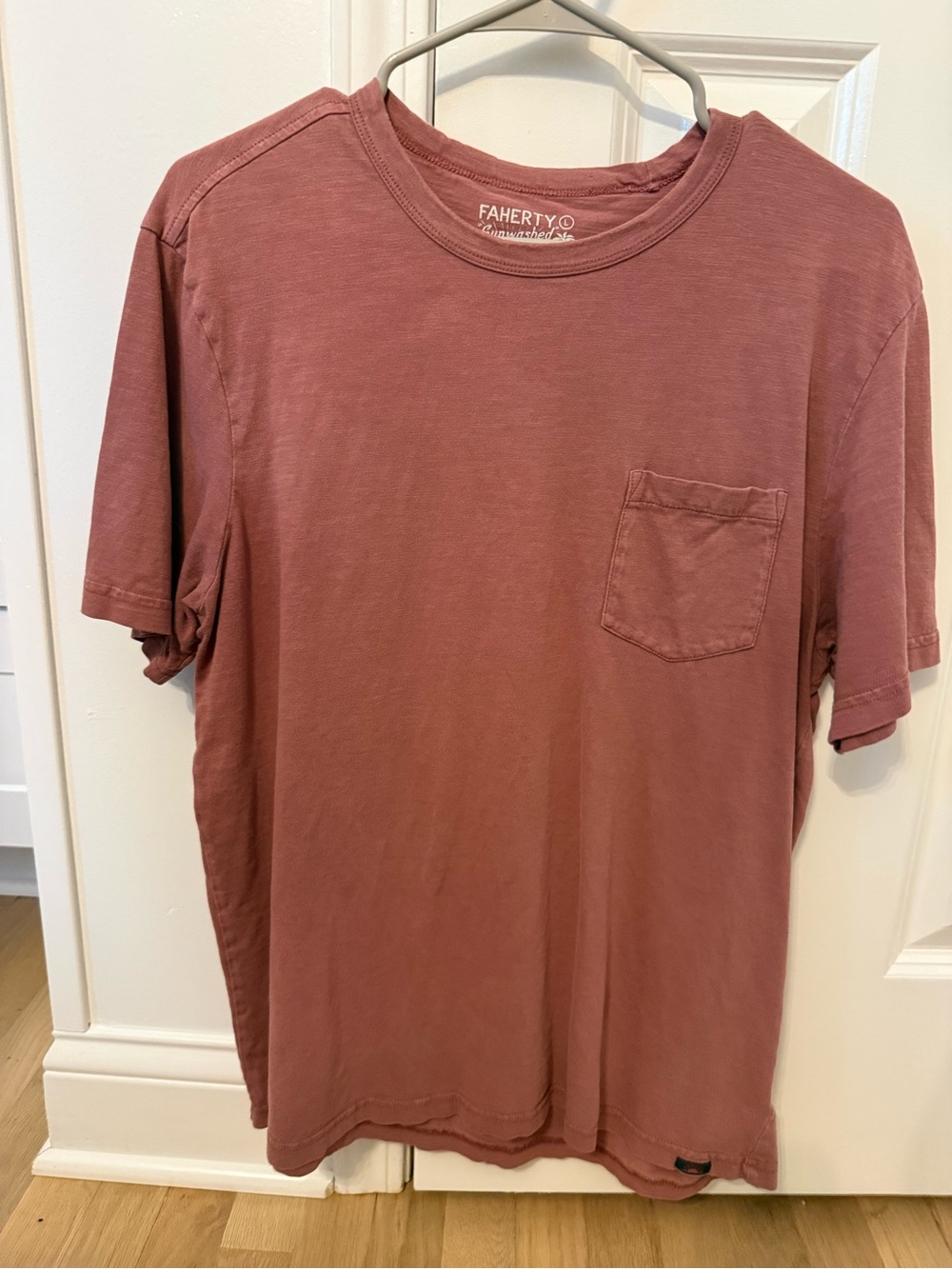 Faherty Men’s Organic Cotton Sunwashed Pocket T